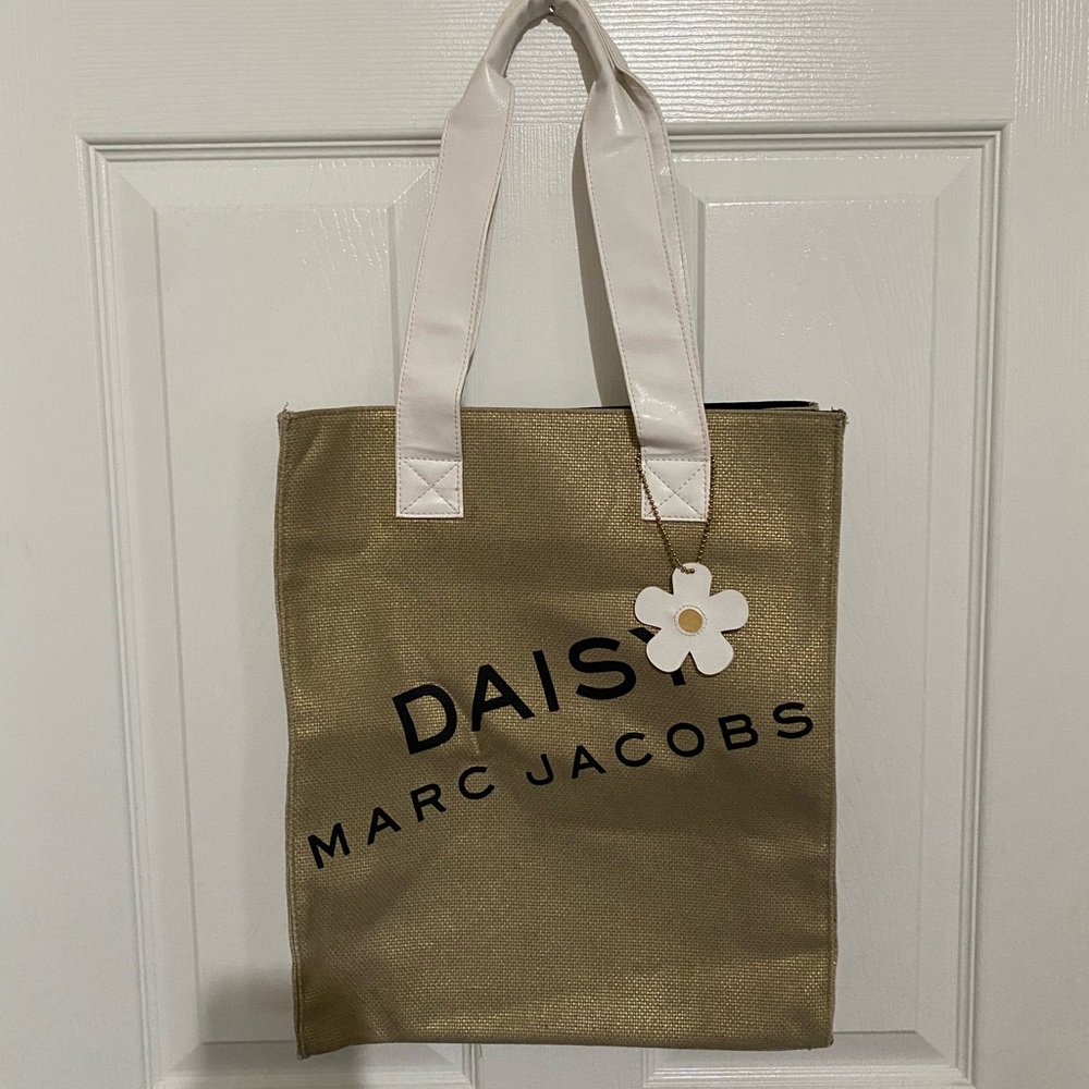 Marc Jacobs Daisy Gold Shimmer Tote bag!
